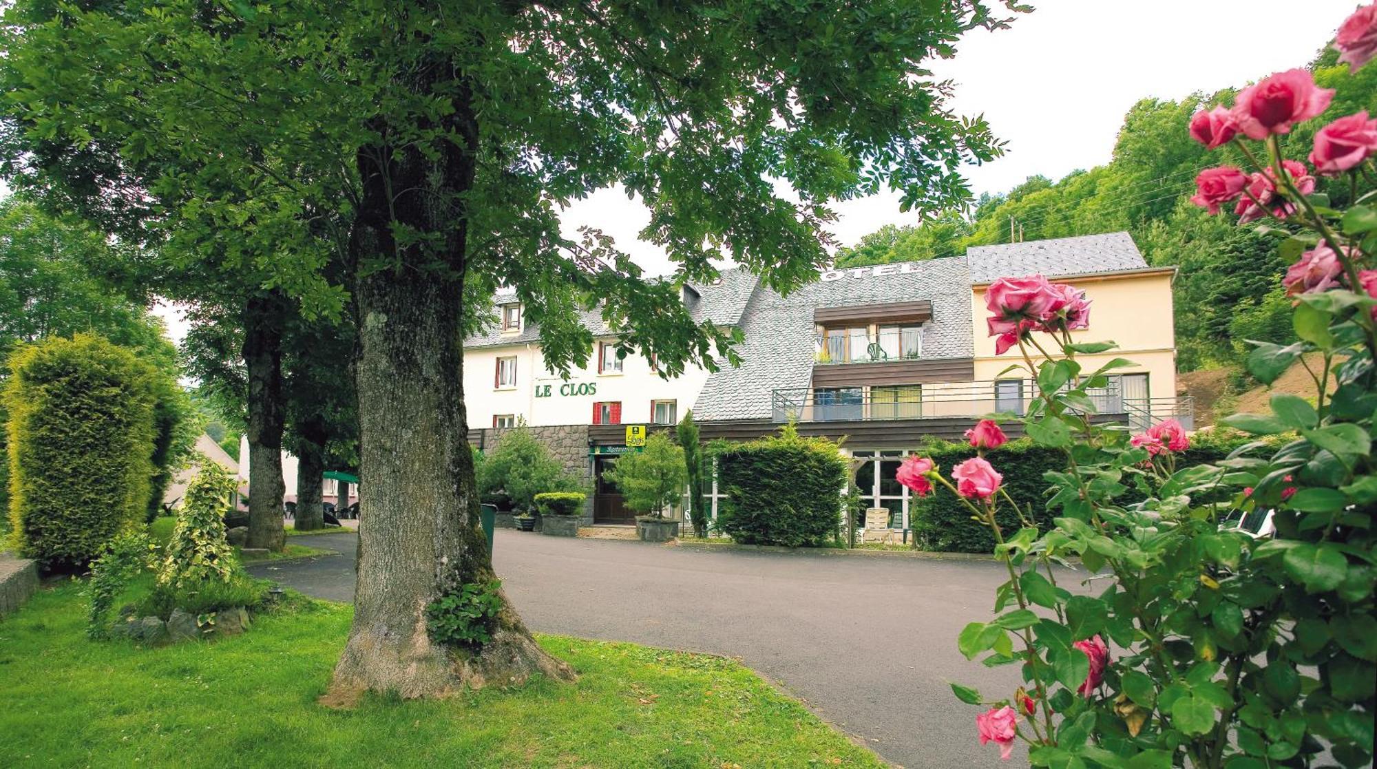 Hotel Restaurant Le Clos Besse-et-Saint-Anastaise Exterior foto